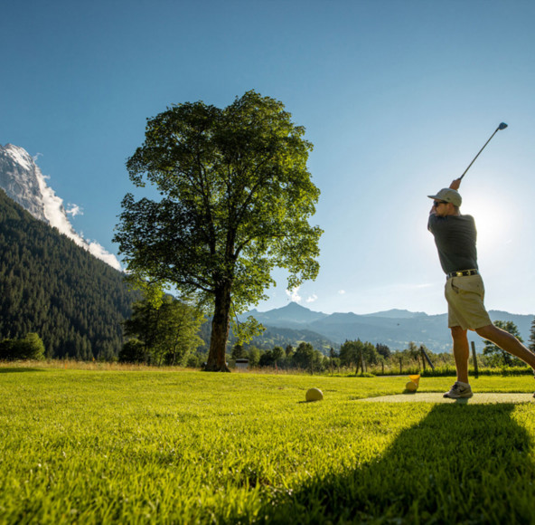 <p>The famous Alpine panorama provides a breathtaking background for a round of golfing.</p>