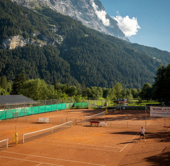 <p>In Grindelwald, tennis enthusiasts have access to excellent facilities to enjoy the sport with a stunning Alpine scenery.<br>&nbsp;</p>