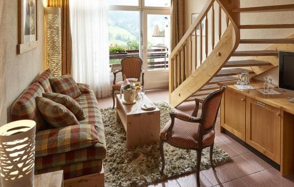 <p>Your slice of Alpine heaven!&nbsp; The Panoramic Suite with view of the Eiger offers 60m² of luxurious split-level space.&nbsp;You will defenetly enjoy here the view of the Eiger north face.<br>&nbsp;</p>