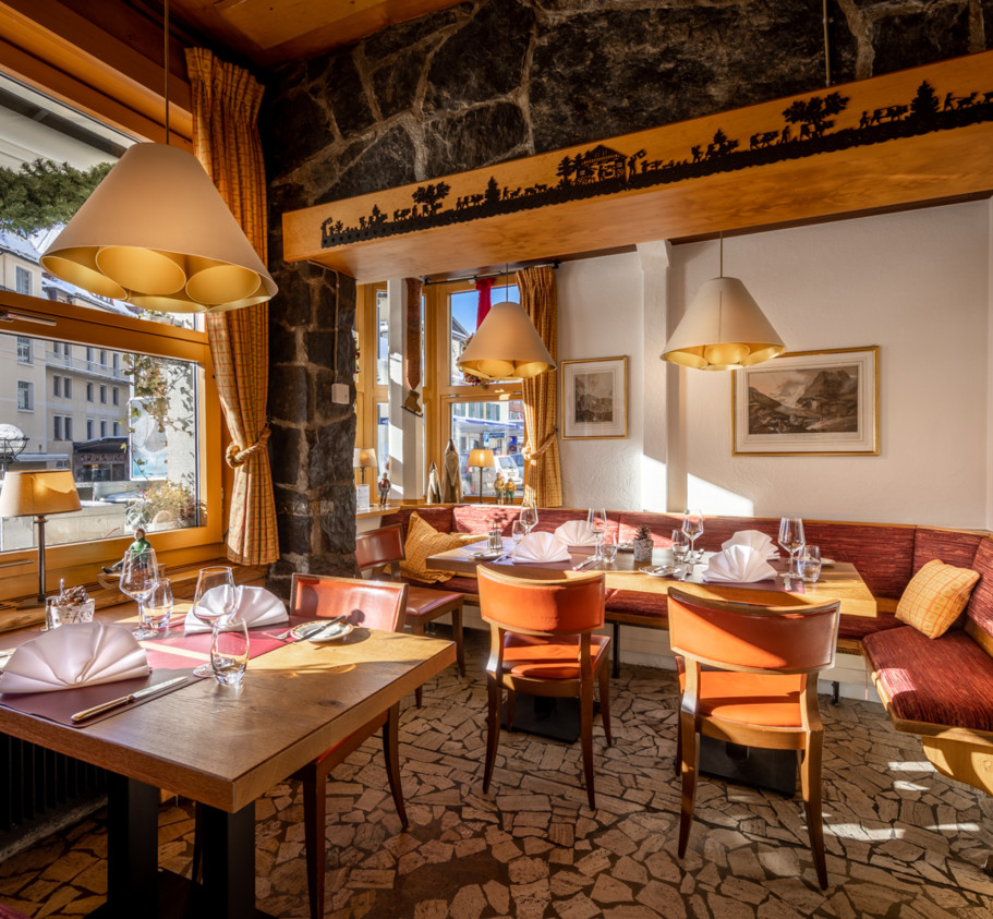 <p>The traditional restaurant, with its "Stübli" and boulevard terrace on the village square in the heart of Grindelwald, invites you to relax and enjoy good swiss food.</p><p>Our restaurant offers a brasserie-style cuisine, featuring authentic Swiss classics and international specialties.<br>We focus on pure, honest flavors – always fresh and full of taste.</p><p>We look forward to delighting you with our culinary delights.</p>